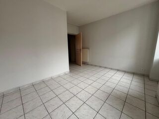  Appartement à louer 4 pièces 77 m²