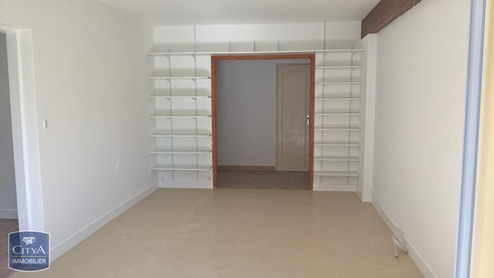 REFAIT A NEUF appartement à louer situé en rez-de-chausé....