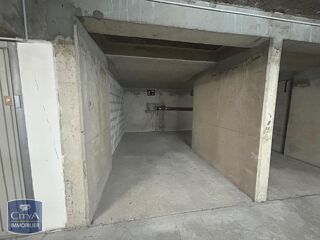  Parking / Garage à louer 