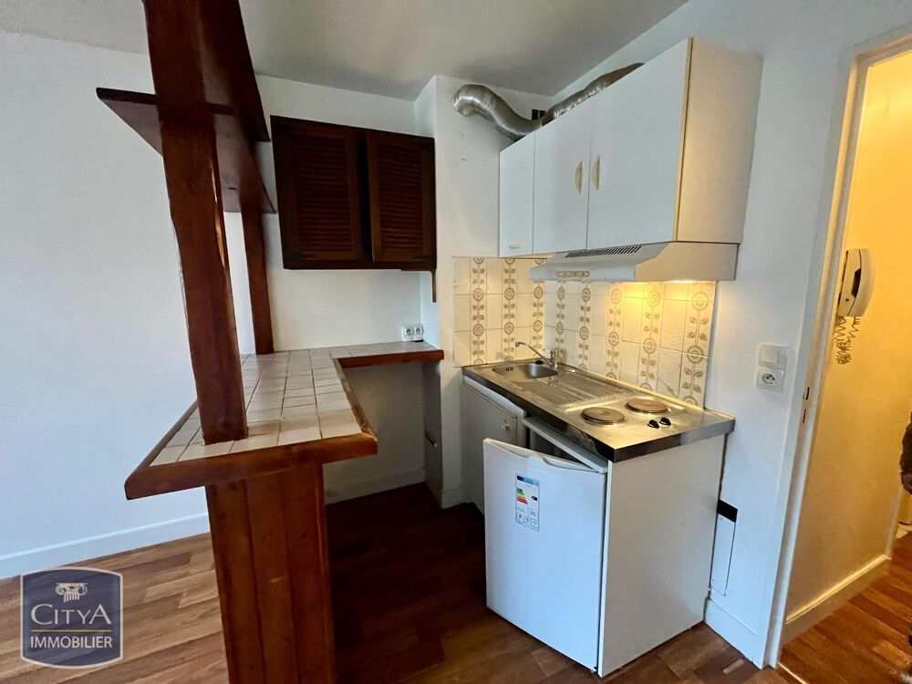 À LOUER : Charmant appartement T1 situé dans la paisible....