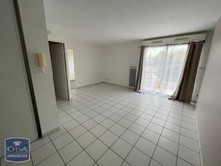 location Appartement - 2 pièce(s) - 55 m² Saint-Michel (16470)