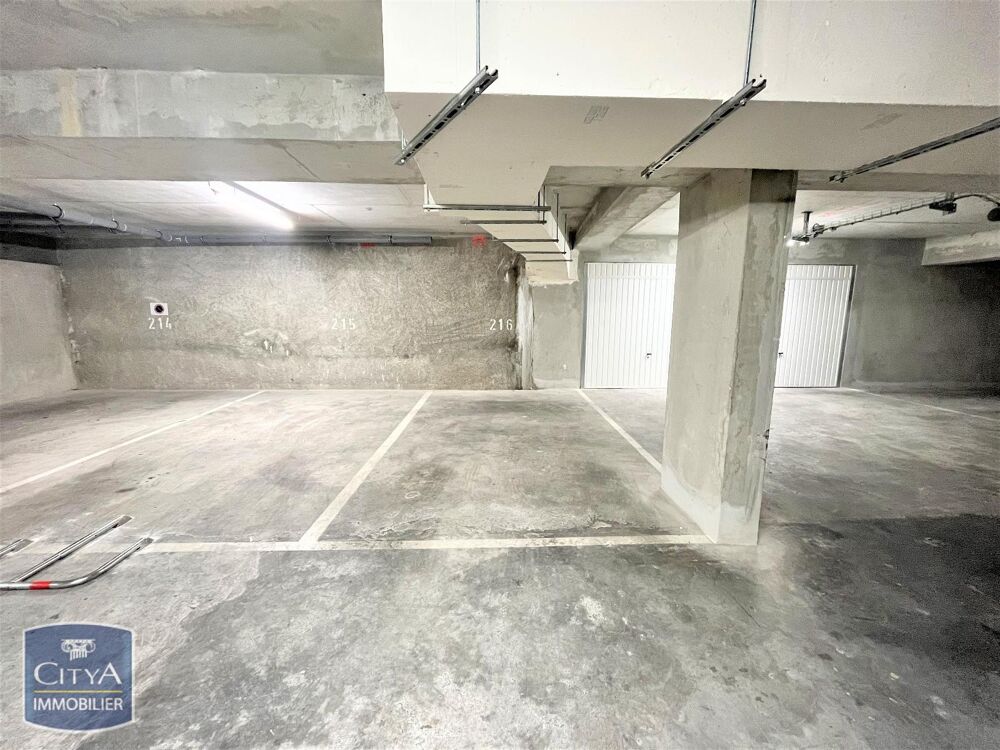 location Parking / Garage Marseille 12