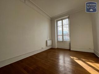  Appartement à louer 3 pièces 79 m²