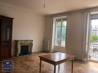  Appartement à louer 5 pièces 157 m²