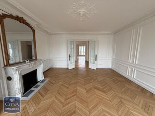  Appartement � louer 6 pi�ces 212 m�