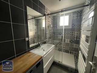  Appartement à louer 3 pièces 64 m²