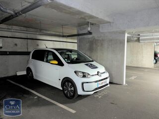  Parking / Garage à louer 