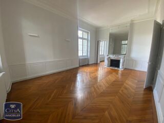  Appartement � louer 5 pi�ces 151 m�