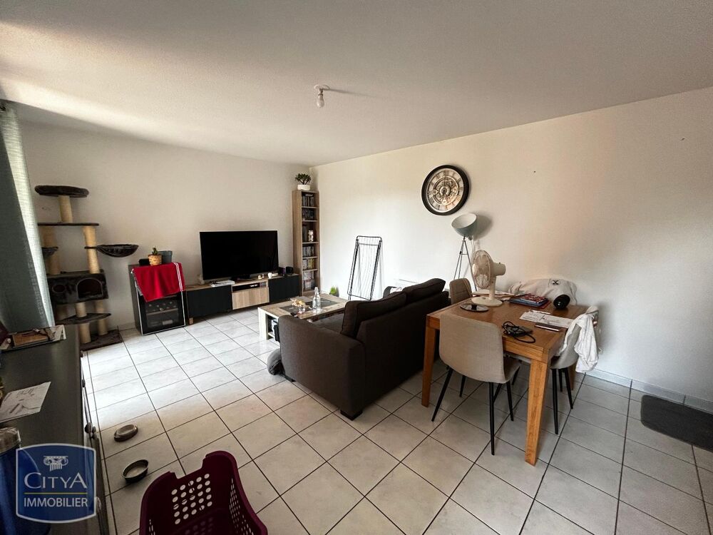 À LOUER : Appartement trois chambres - résidence sécuris....