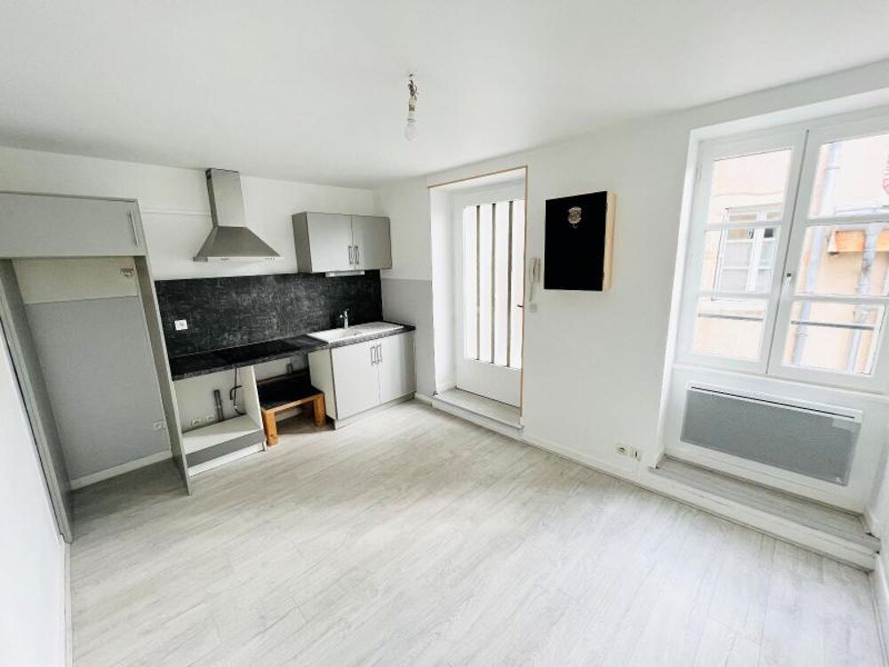 Appartement T2 duplex situé sur les quai de Saone à Maco....