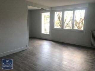  Appartement à louer 4 pièces 66 m²