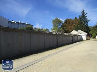  Parking / Garage à louer 
