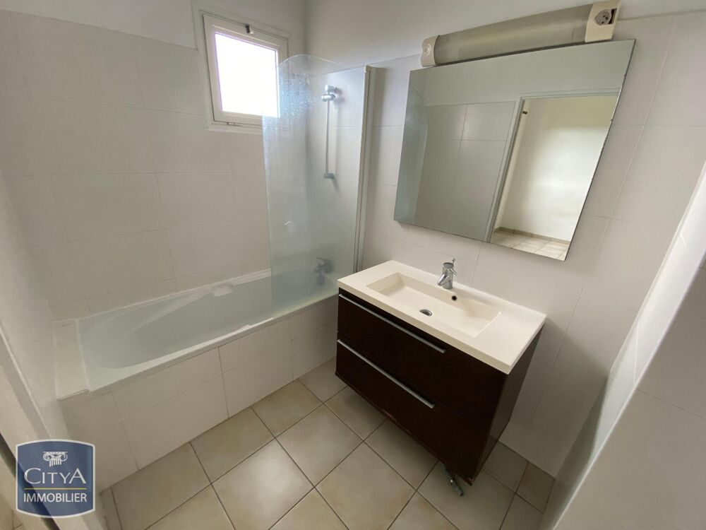 location Appartement - 2 pièce(s) - 41 m² Bois de Nèfles Saint Paul (97411)