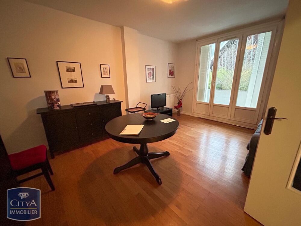 À LOUER : Appartement meublé 4 pièces au 27 boulevard Cl....
