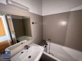  Appartement à louer 2 pièces 63 m²