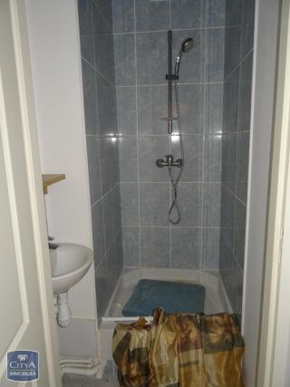  Appartement à louer 3 pièces 83 m²