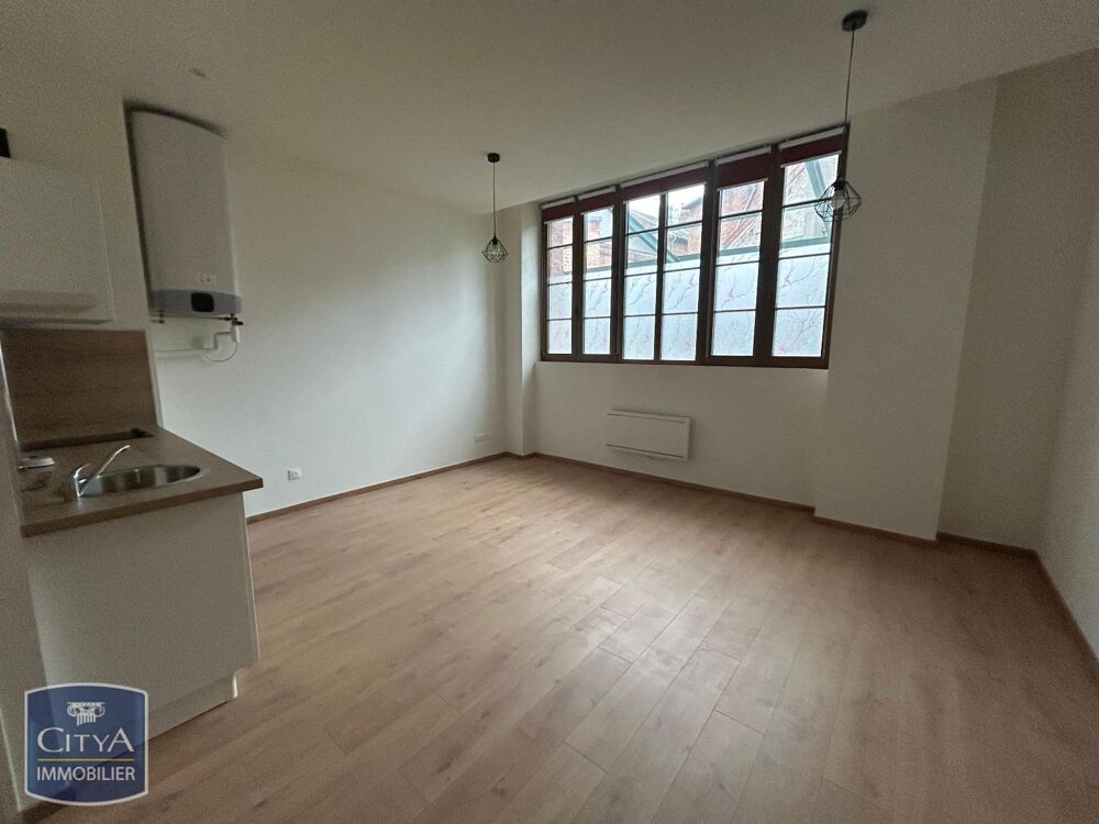 À LOUER - Appartement T1 au centre-ville de Saint-Quenti....