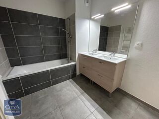  Appartement à louer 3 pièces 62 m²
