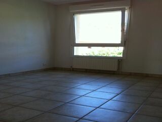  Appartement à louer 3 pièces 80 m²