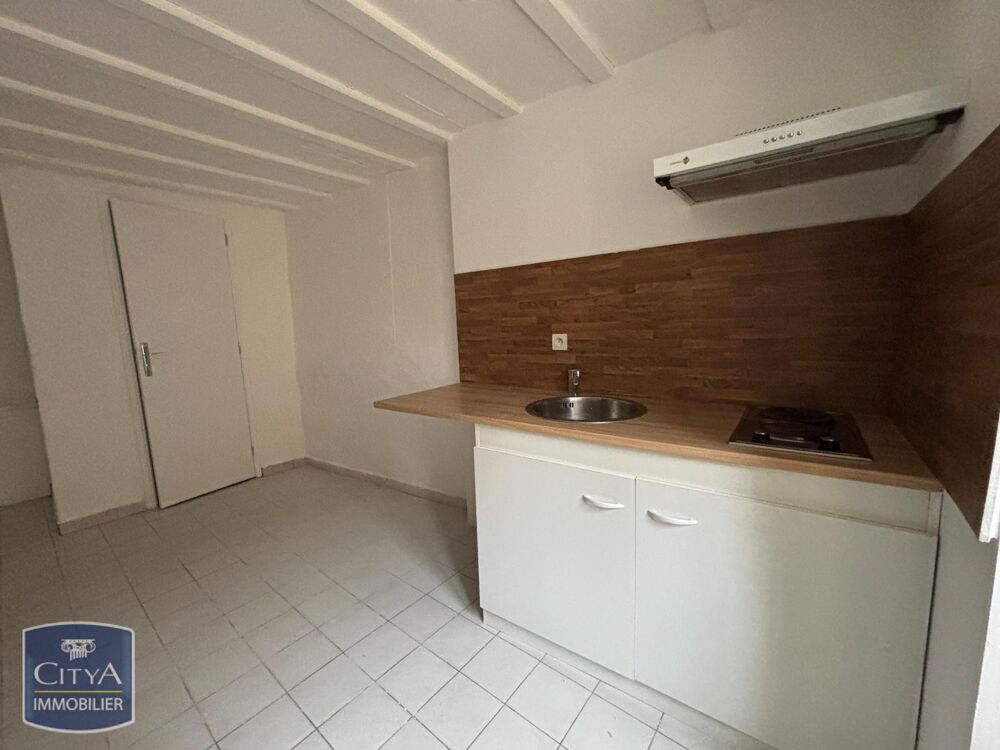 À LOUER : Appartement T1 situé à Carpentras. Ce bien imm....