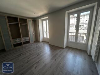  Appartement à louer 3 pièces 76 m²