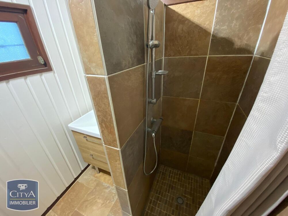 location Maison - 5 pièce(s) - 145 m² La Possession (97419)