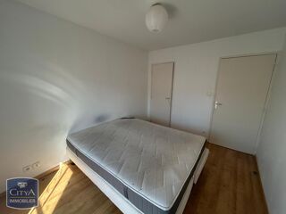  Appartement à louer 3 pièces 83 m²