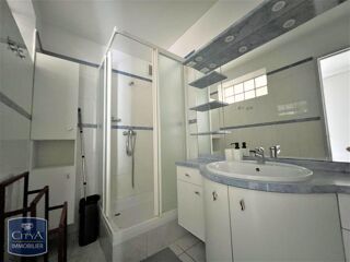  Appartement à louer 2 pièces 65 m²