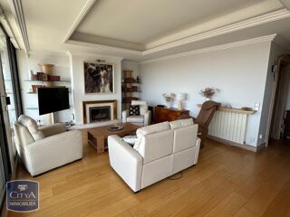  Appartement à louer 4 pièces 120 m²