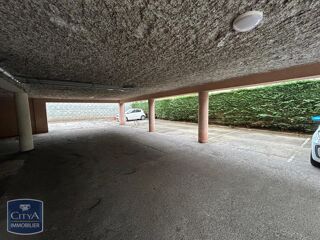  Parking / Garage à louer 