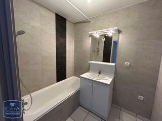  Appartement à louer 3 pièces 64 m²