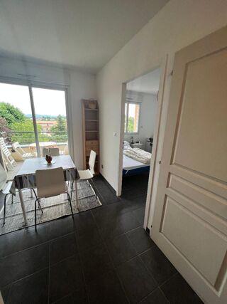  Appartement à louer 2 pièces 37 m²