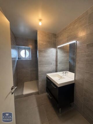  Appartement à louer 3 pièces 52 m²