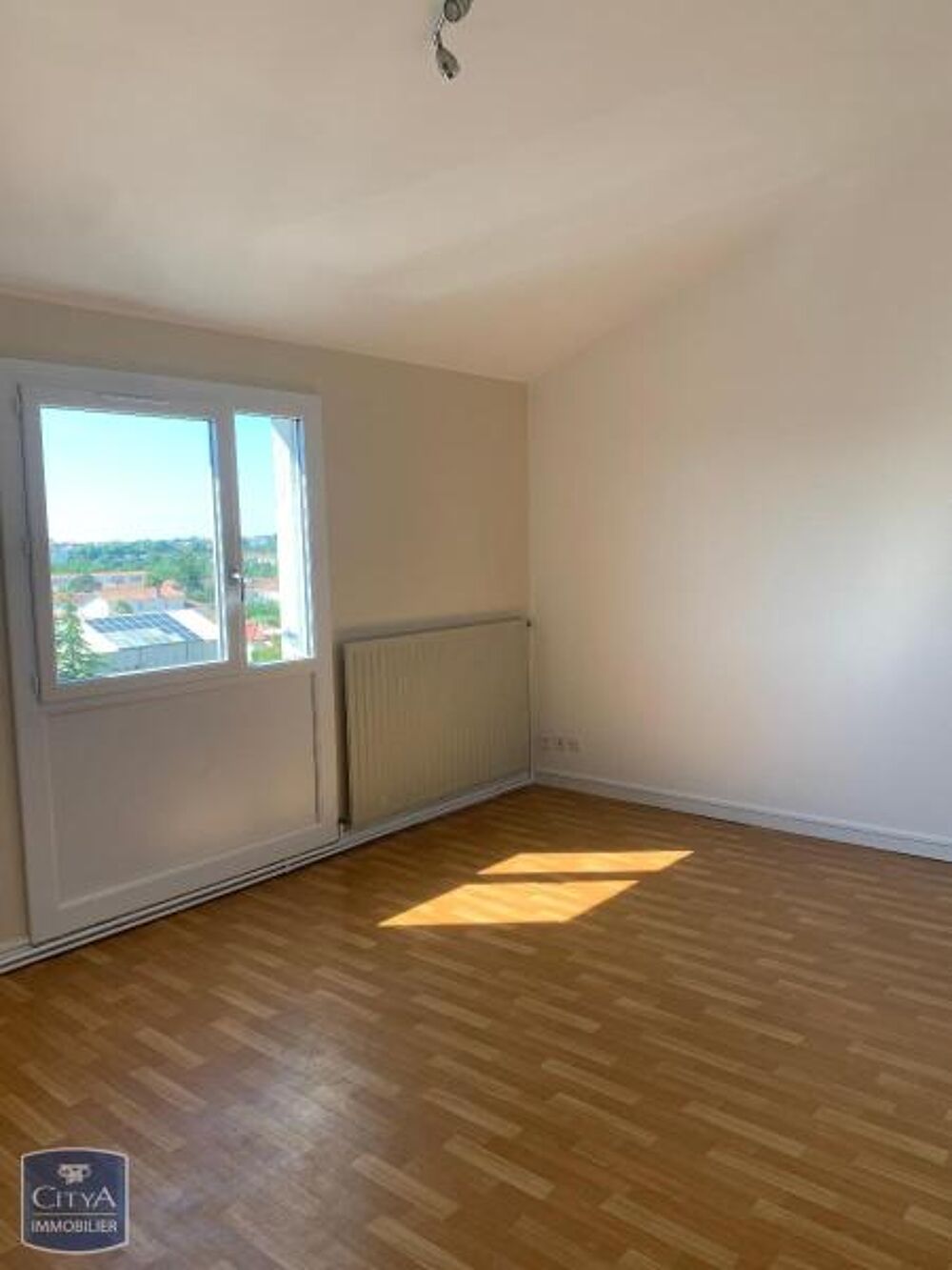 location Appartement - 1 pièce(s) - 31 m² Niort (79000)