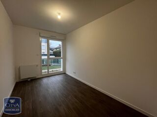  Appartement à louer 4 pièces 81 m²