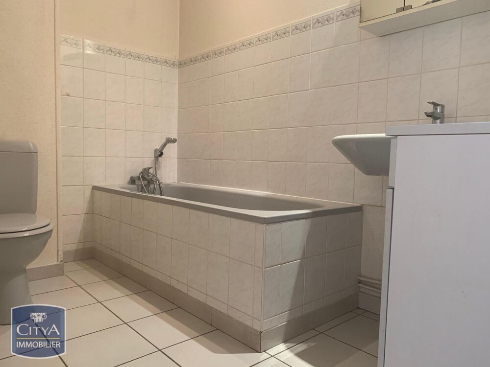 location Appartement - 2 pièce(s) - 51 m² Cluny (71250)