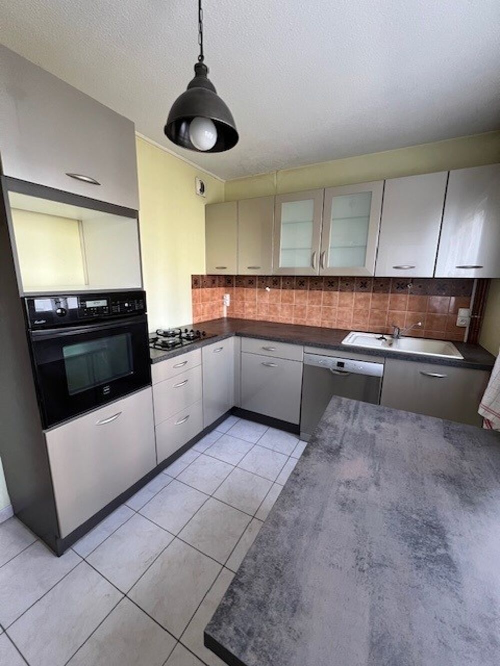 Appartement T4 dans résidence arborée - Charollois immob....