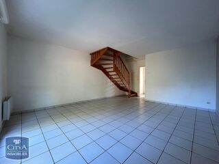  Maison à louer 4 pièces 77 m²