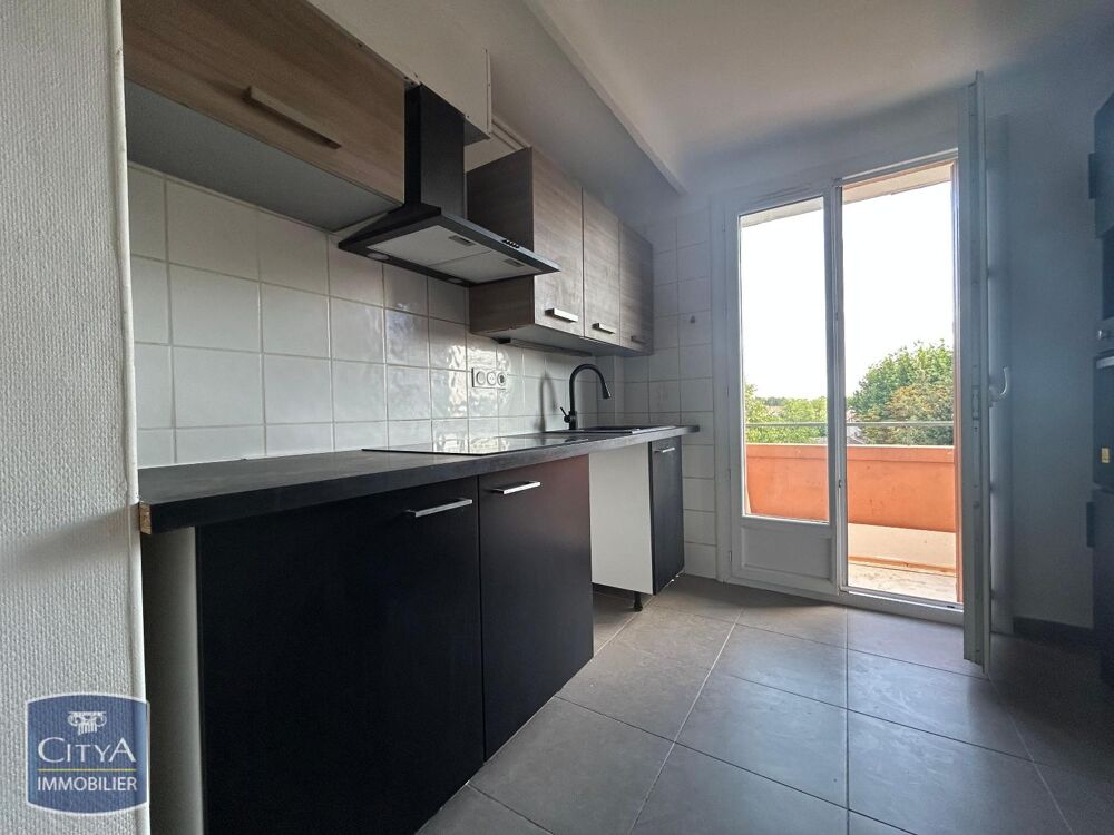 À LOUER : Appartement T3 climatisé situé au 3 -ème étage....