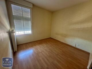  Appartement à louer 4 pièces 90 m²