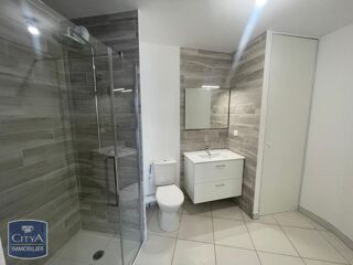  Appartement à louer 3 pièces 106 m²