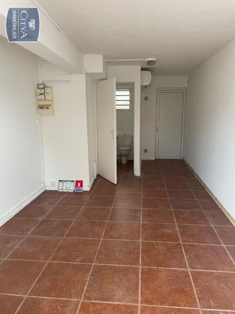 A louer secteur de la source , Bureau d'une superfici... 580 97400 St denis