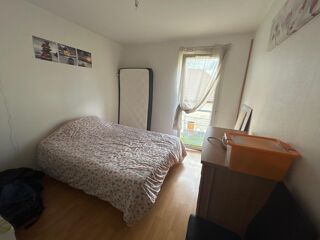  Appartement à louer 4 pièces 77 m²