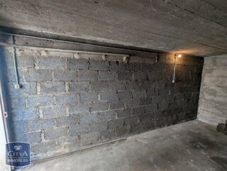  Parking / Garage à louer 