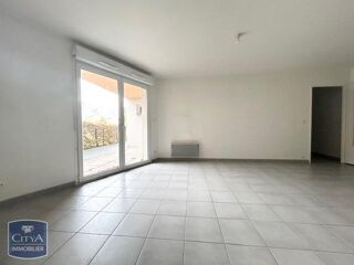  Appartement à louer 3 pièces 74 m²