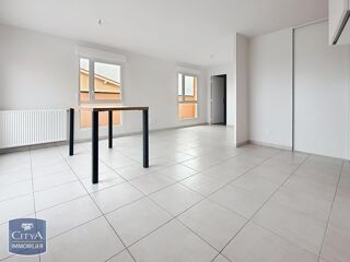  Appartement à louer 4 pièces 82 m²