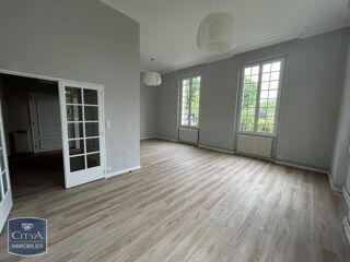  Appartement à louer 3 pièces 107 m²
