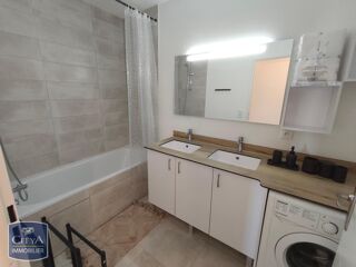  Appartement à louer 4 pièces 85 m²