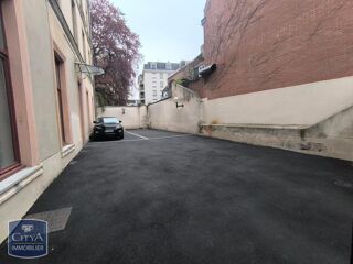  Parking / Garage � louer 