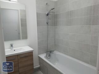  Appartement à louer 3 pièces 63 m²